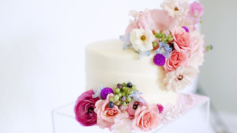 MDS-celebration-cake-flowers